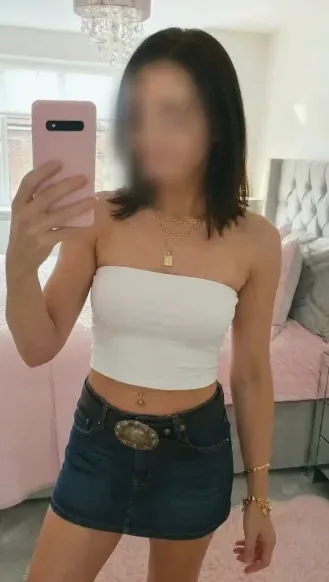 Amina, 24