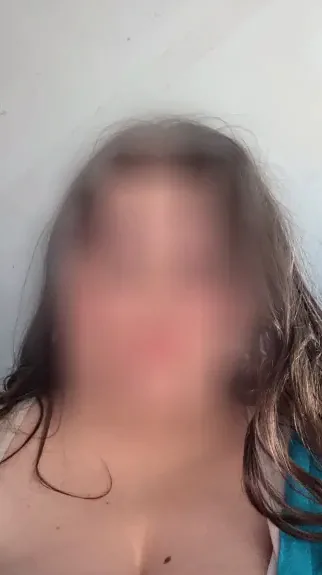 Chantal, 24