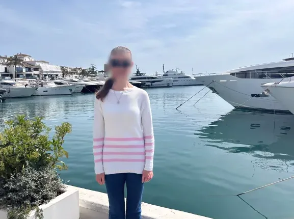 Daphne, 36