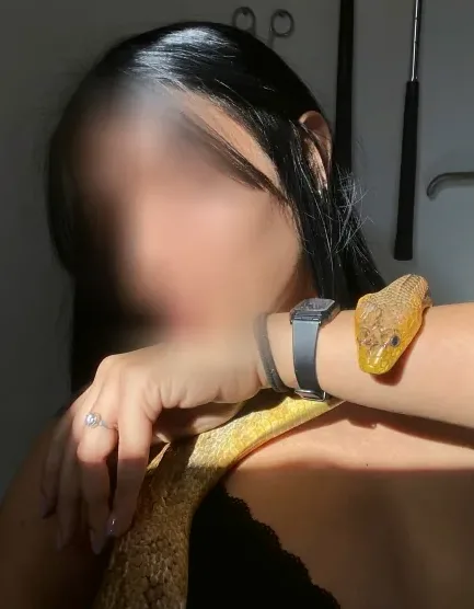 Demi, 27