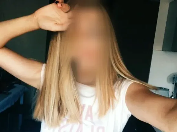 Eva, 28