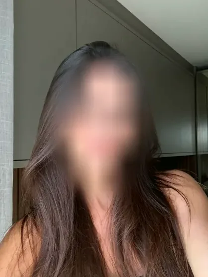Eva, 37