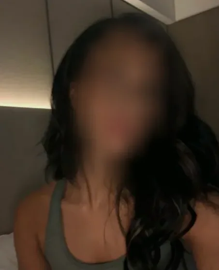 Evi, 33