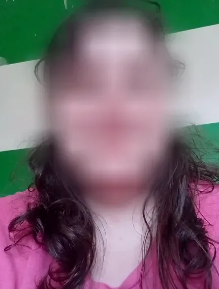 Fleur, 37