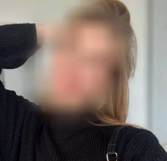 Fleur, 26