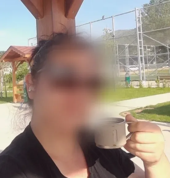 Julia, 34