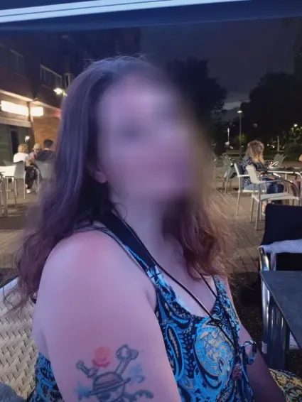 Lotte, 34