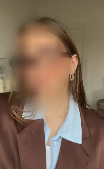 Noor, 32