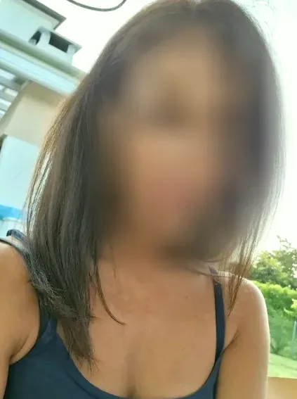 Sabine, 35