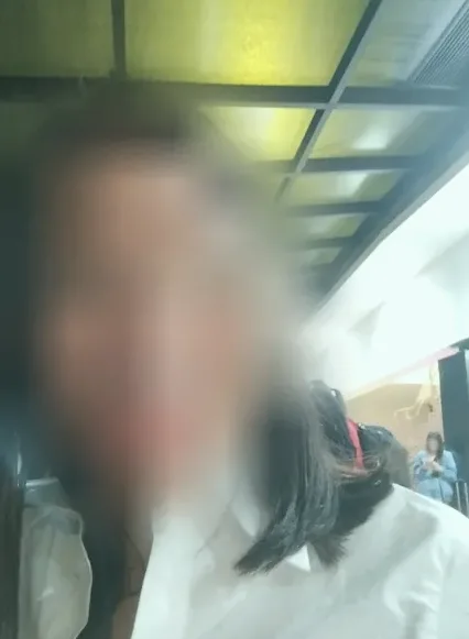 Sophie, 35